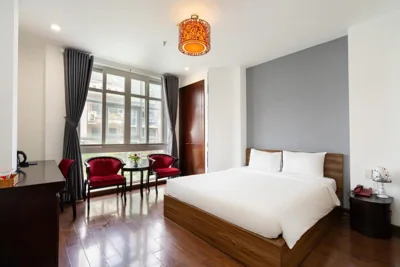 Deluxe Double Room with City View — A&A Toronto Hotel